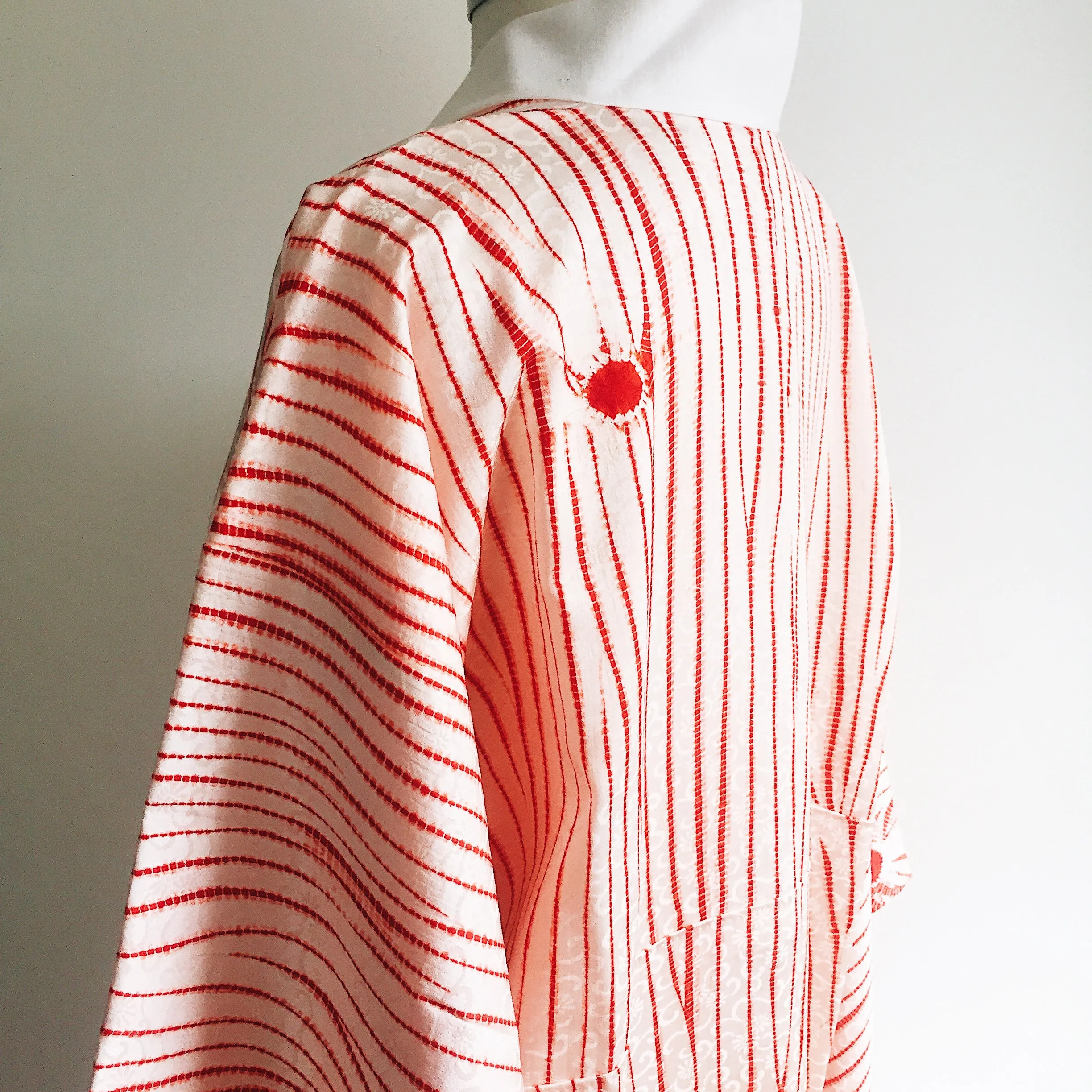 Antique Kimono Nagajuban Robe - Red & White Pepperment Shibori Stripe