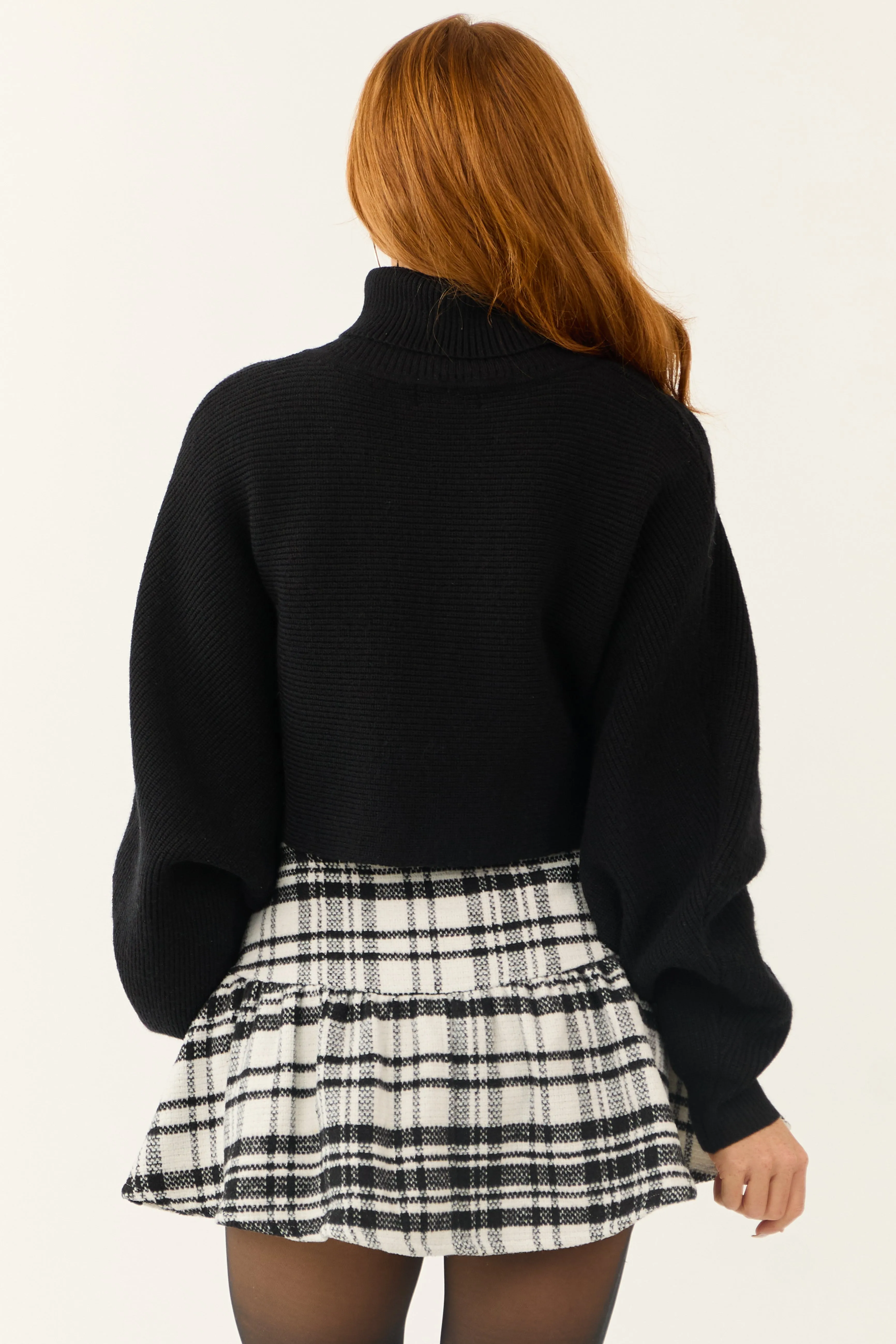 Black Turtleneck Cropped Thick Sweater