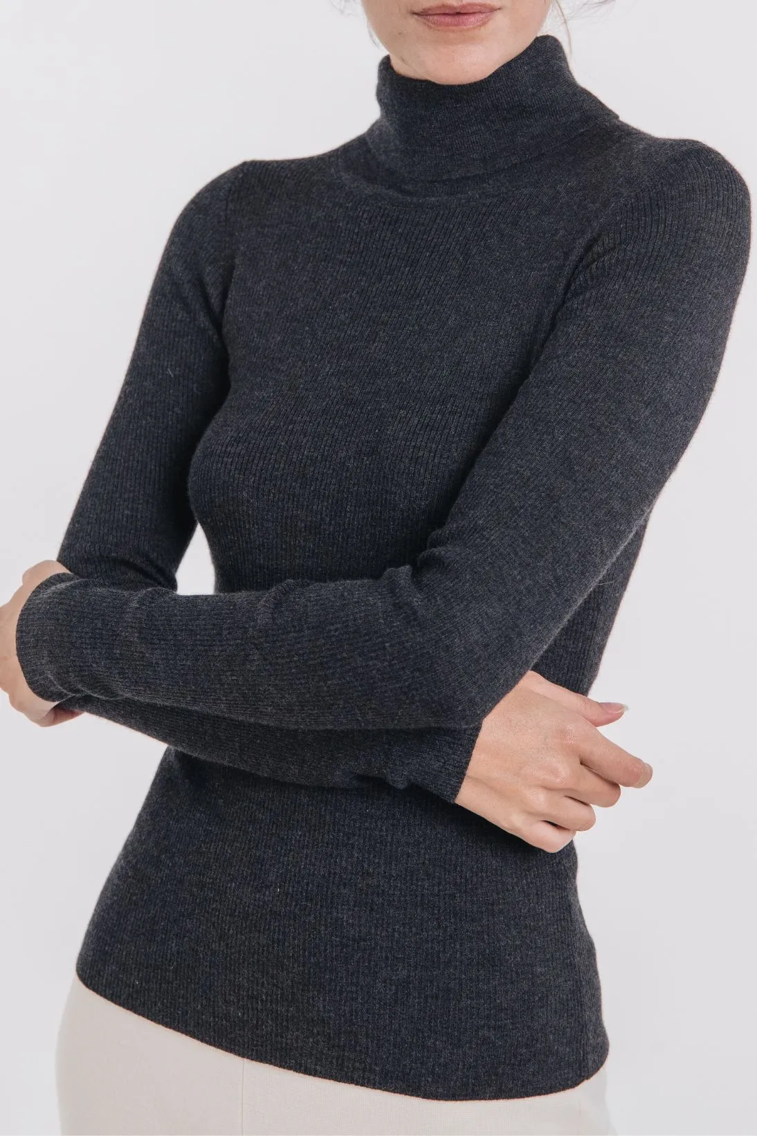 CASHMERE RIBBED TURTLENECK