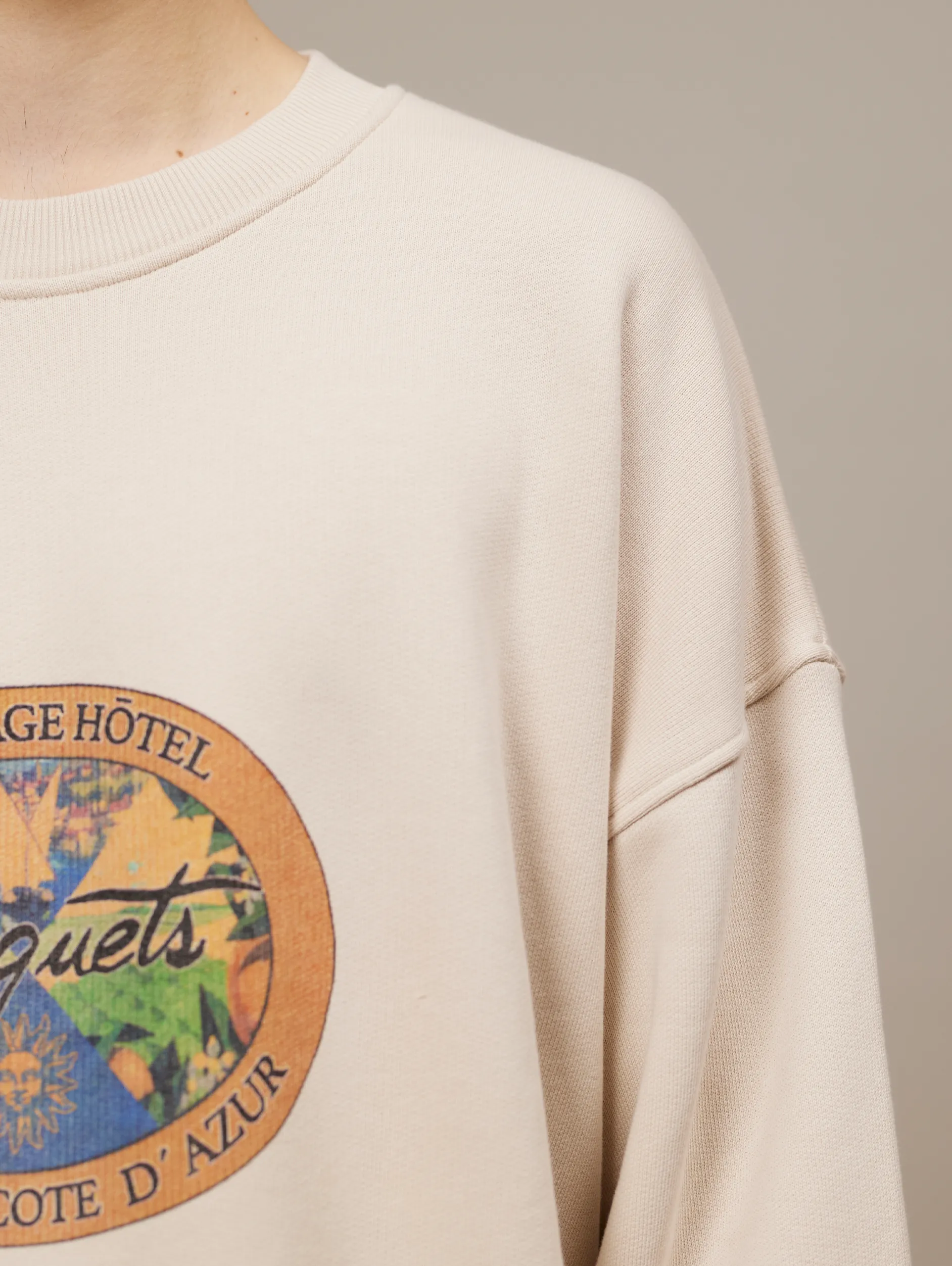 CREAM SWEATER "HOTEL EMBLEM"