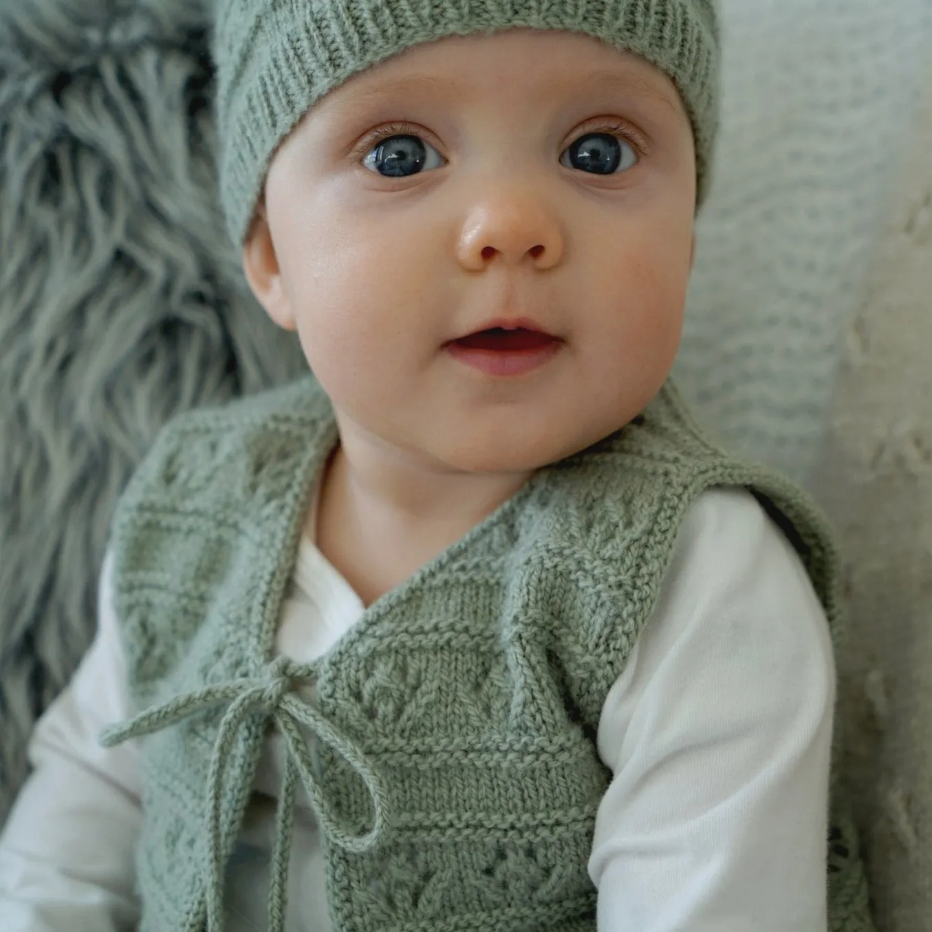 Faith Vest & Hat Knitting Pattern - 4Ply (BC89)