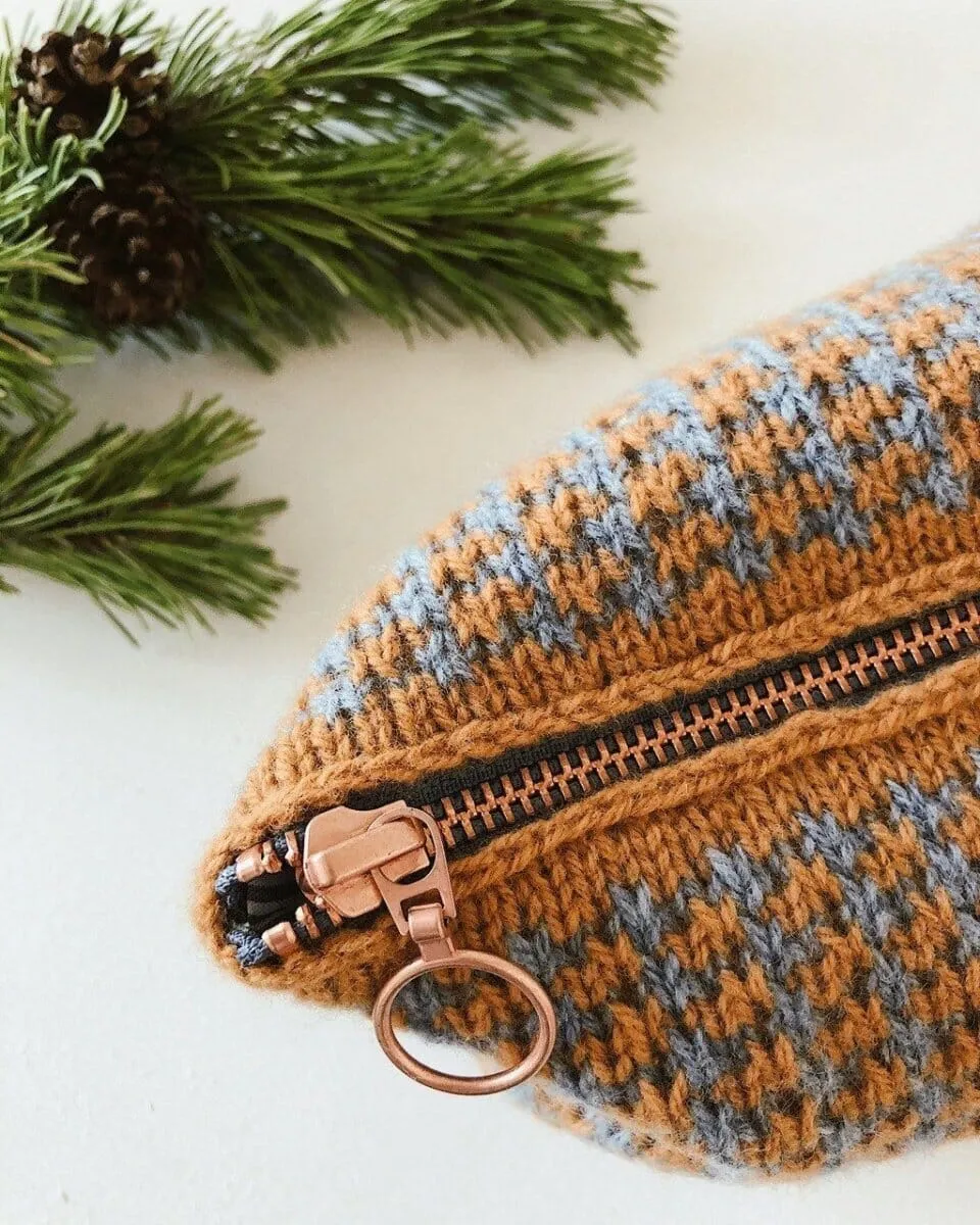 Pepita knitted purse by Önling, knitting pattern