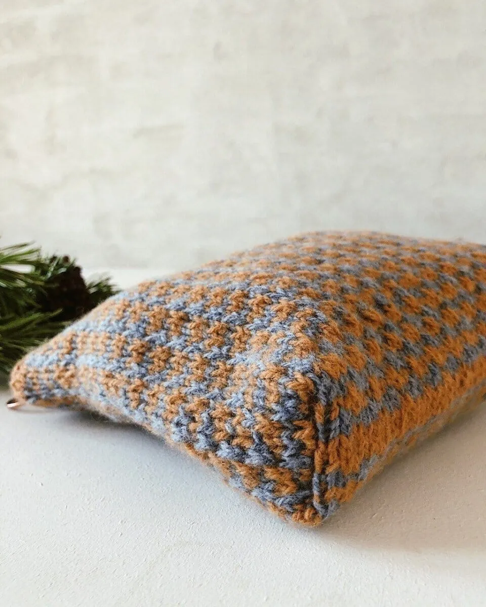 Pepita knitted purse by Önling, knitting pattern