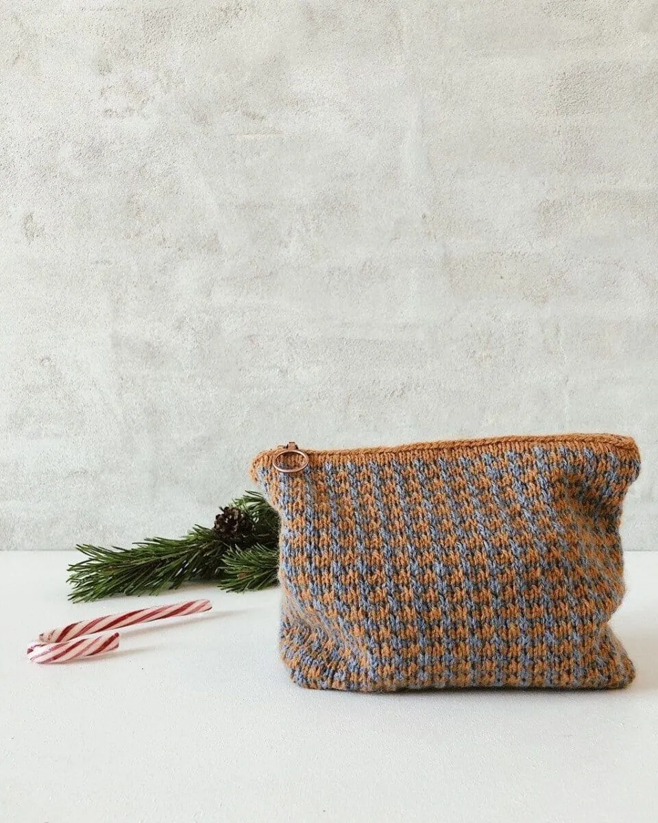 Pepita knitted purse by Önling, knitting pattern