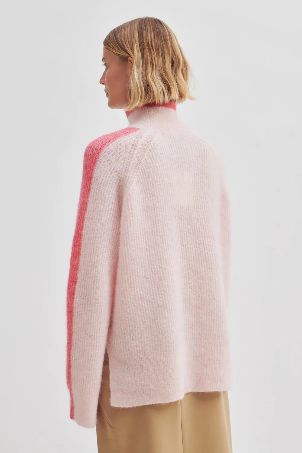 Second Female Pikali Knit in Quartz Pink