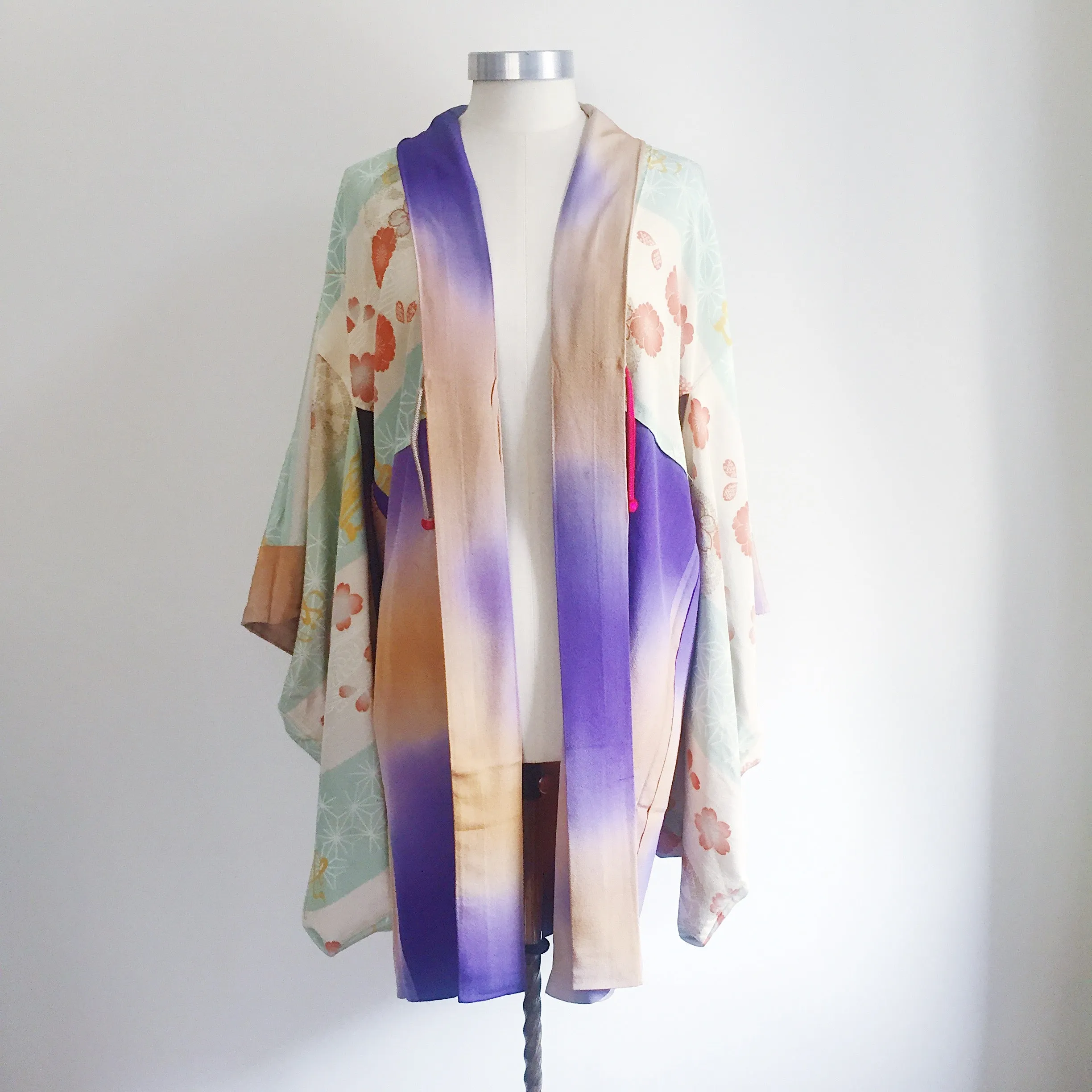 Vintage Kimono Haori Jacket - Shishi & Temari Ball/ Misty Vanilla Purple