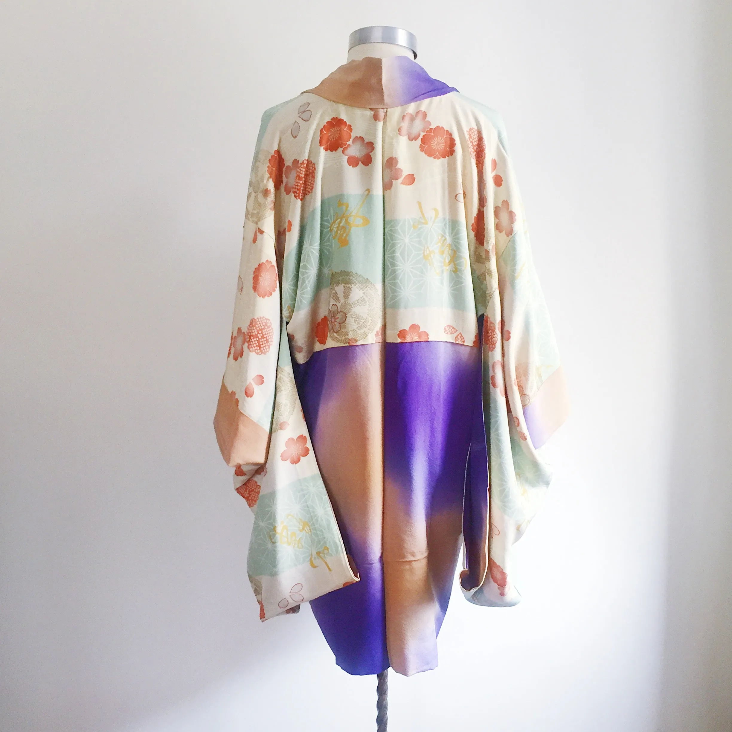 Vintage Kimono Haori Jacket - Shishi & Temari Ball/ Misty Vanilla Purple