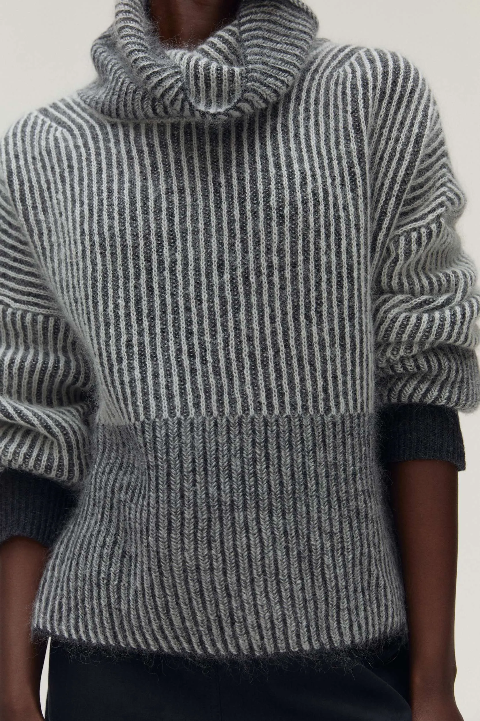 WALMER Wool/Mohair Turtleneck in Iron