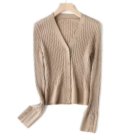 Wool V-neck Cardigan - Cozy & Stylish for Autumn/Winter